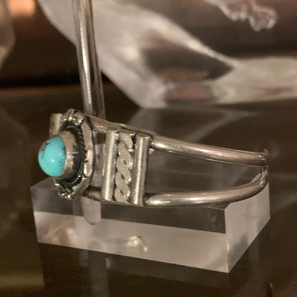 Navajo Turquoise Cuff - Picture 4 of 7